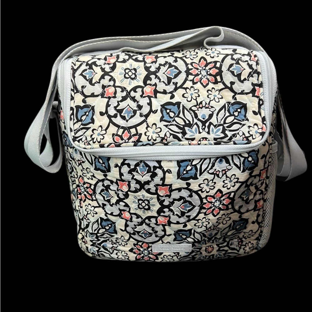 Vera‎ Bradley Lisbon medallion lunch bag